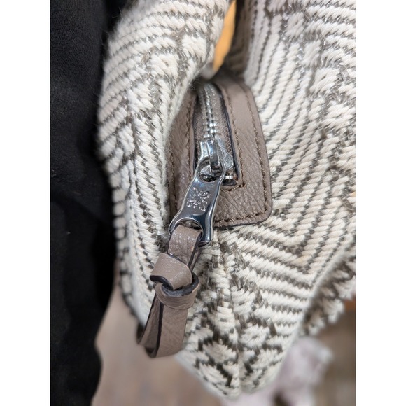 Simply Vera Verawang Brown And Tan Weave Pattern Fabric Sidekick Satchel - Picture 9 of 12